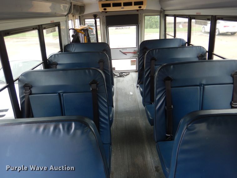 image for item DI0254 2007 Ford E450  shuttle bus