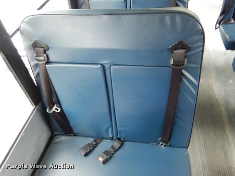 image for item DI0254 2007 Ford E450  shuttle bus