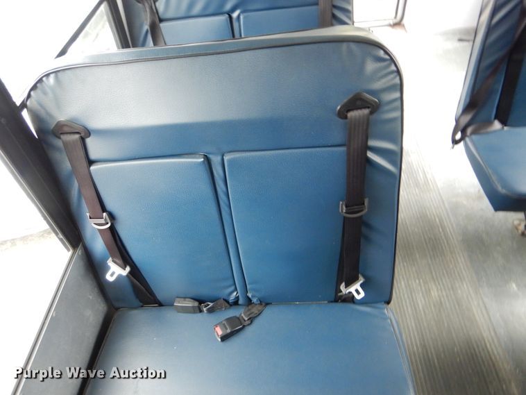 image for item DI0254 2007 Ford E450  shuttle bus