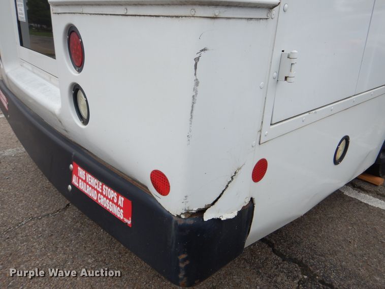 image for item DI0254 2007 Ford E450  shuttle bus