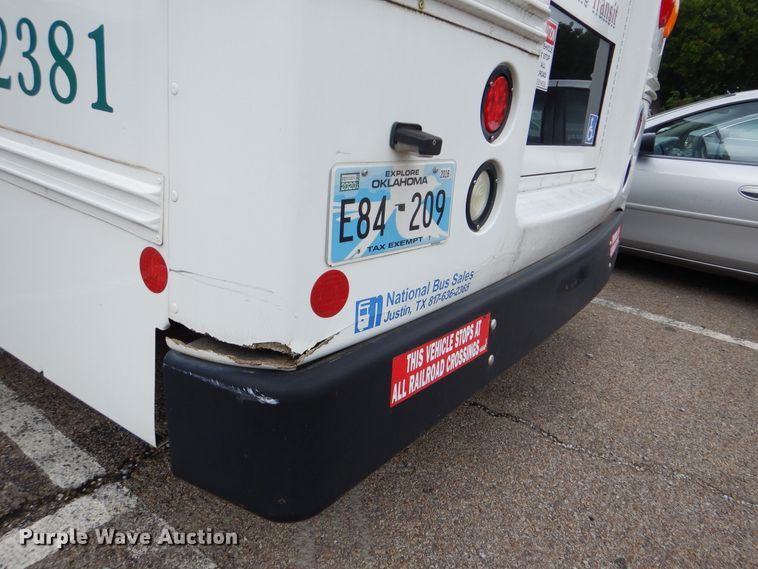 image for item DI0254 2007 Ford E450  shuttle bus