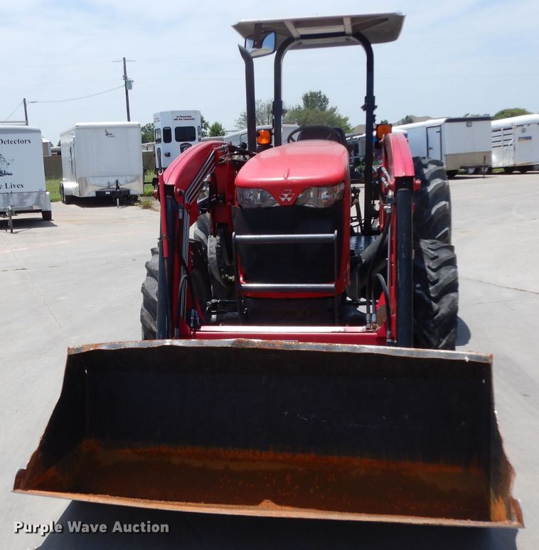 image for item DI5253 2013 Massey-Ferguson 2635  tractor