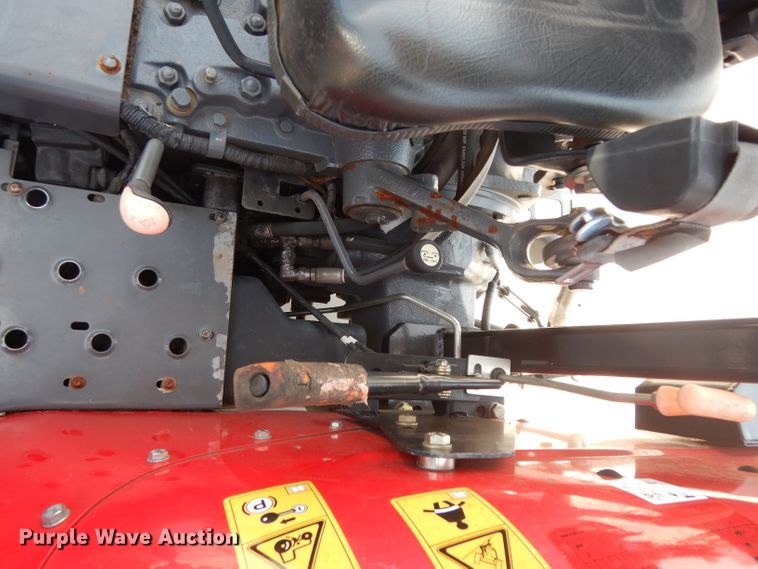 image for item DI5253 2013 Massey-Ferguson 2635  tractor