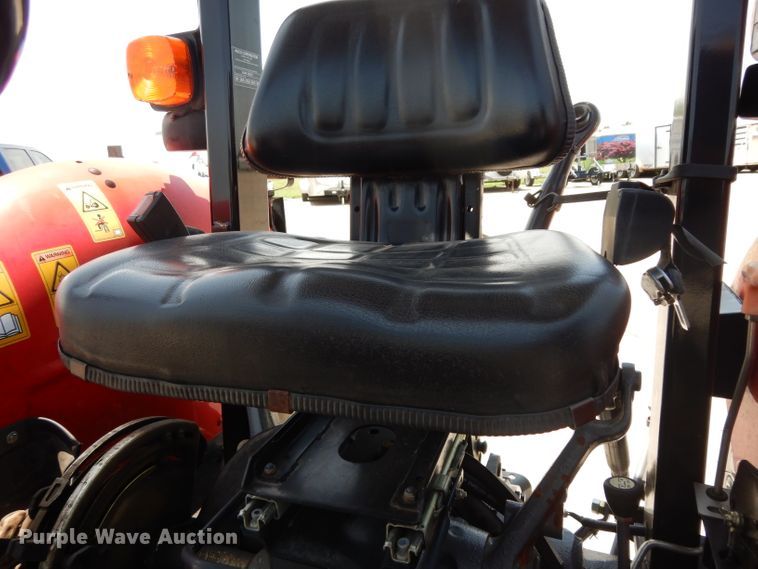 image for item DI5253 2013 Massey-Ferguson 2635  tractor