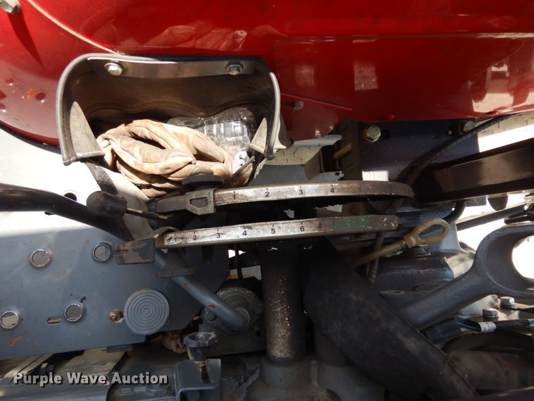 image for item DI5253 2013 Massey-Ferguson 2635  tractor