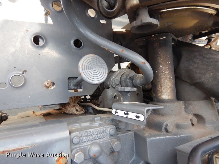 image for item DI5253 2013 Massey-Ferguson 2635  tractor