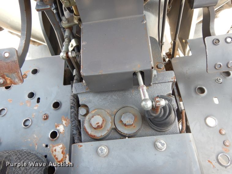 image for item DI5253 2013 Massey-Ferguson 2635  tractor