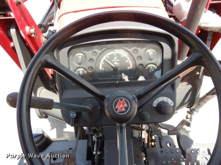 image for item DI5253 2013 Massey-Ferguson 2635  tractor