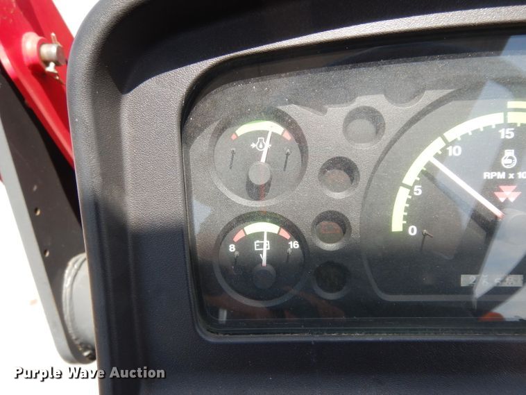 image for item DI5253 2013 Massey-Ferguson 2635  tractor