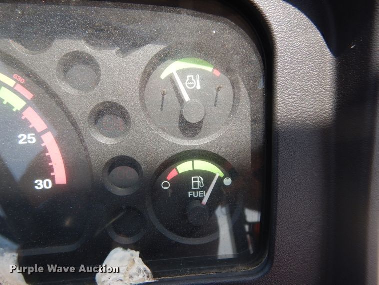 image for item DI5253 2013 Massey-Ferguson 2635  tractor