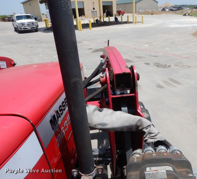 image for item DI5253 2013 Massey-Ferguson 2635  tractor