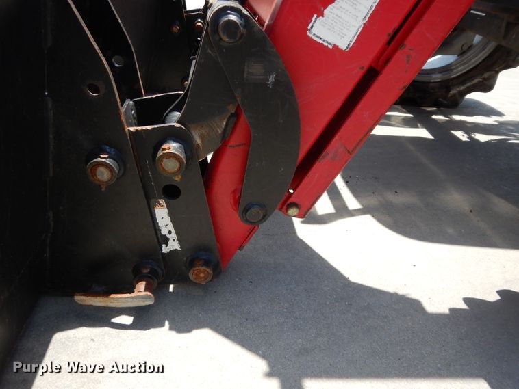 image for item DI5253 2013 Massey-Ferguson 2635  tractor