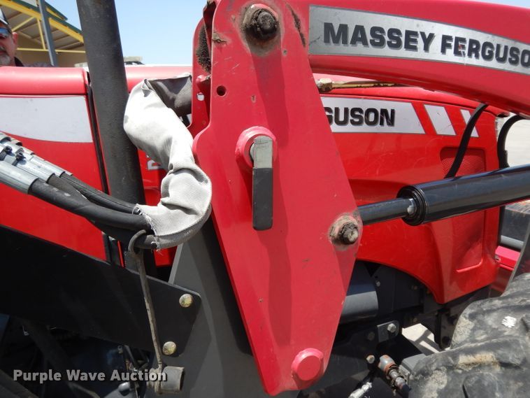 image for item DI5253 2013 Massey-Ferguson 2635  tractor