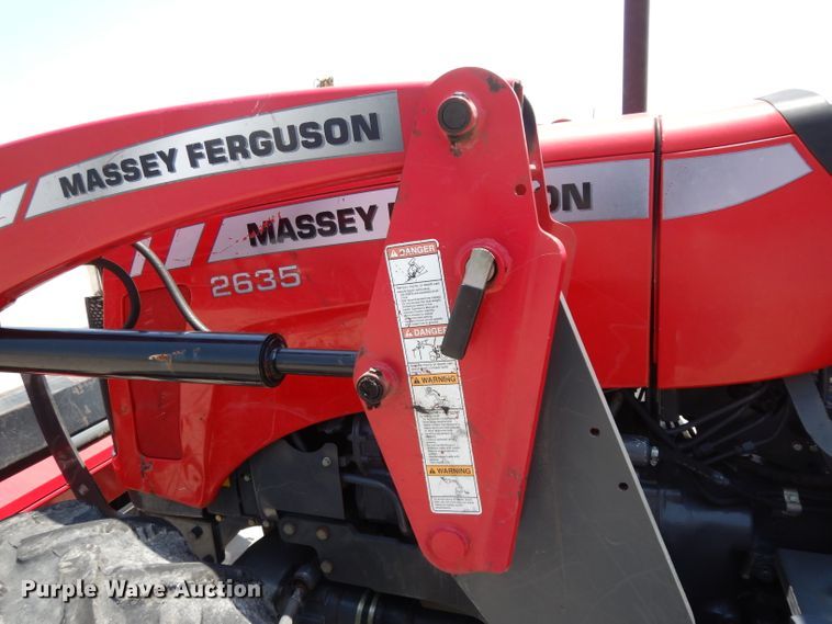 image for item DI5253 2013 Massey-Ferguson 2635  tractor