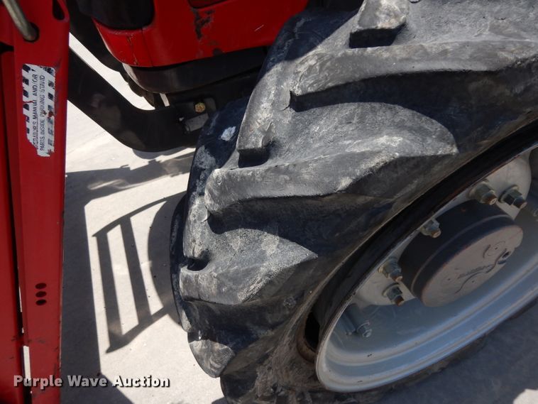 image for item DI5253 2013 Massey-Ferguson 2635  tractor