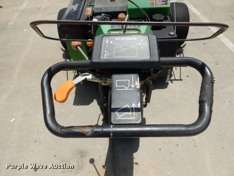 image for item DI5255 John Deere Aercore 800 aerator