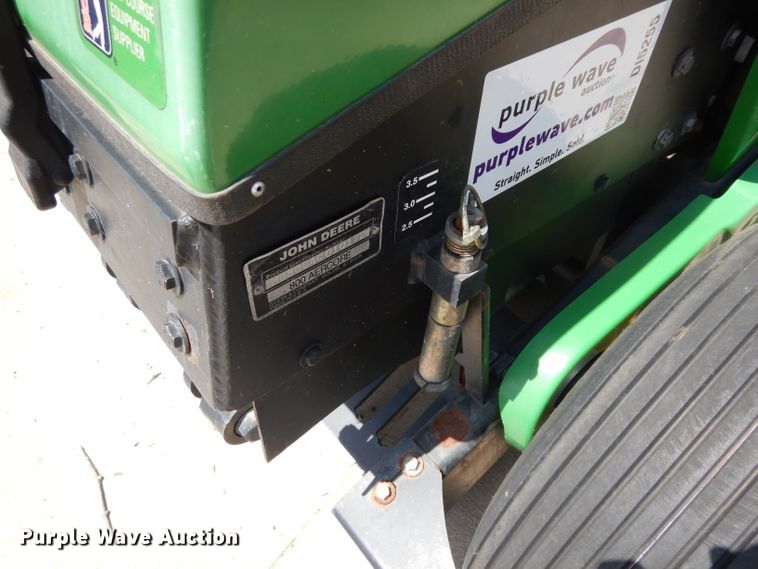image for item DI5255 John Deere Aercore 800 aerator