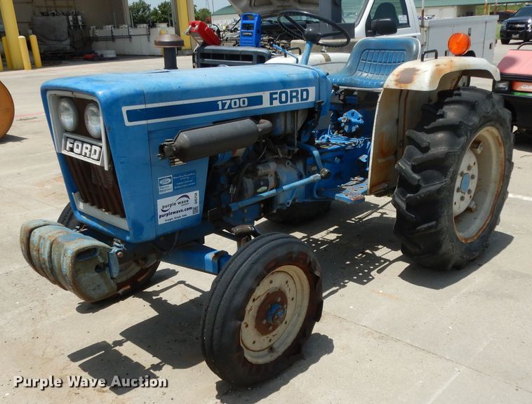 image for item DI5258 Ford F1700  tractor