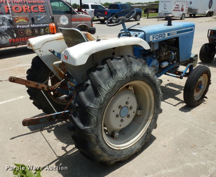 image for item DI5258 Ford F1700  tractor