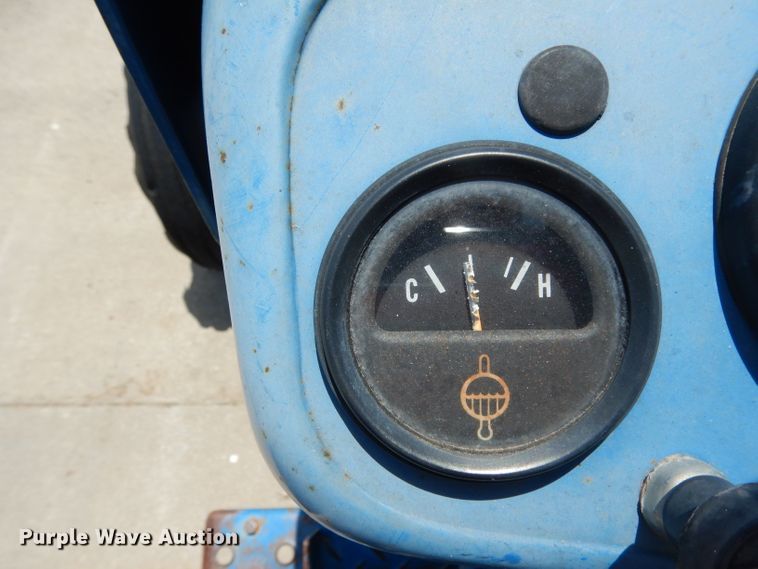 image for item DI5258 Ford F1700  tractor