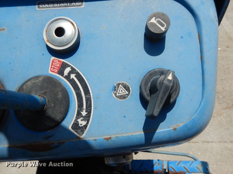 image for item DI5258 Ford F1700  tractor