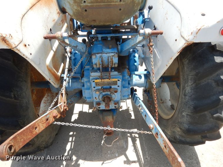 image for item DI5258 Ford F1700  tractor