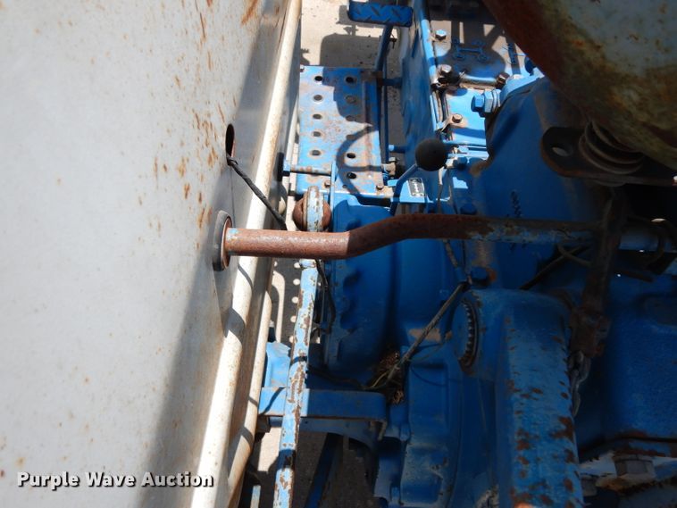 image for item DI5258 Ford F1700  tractor