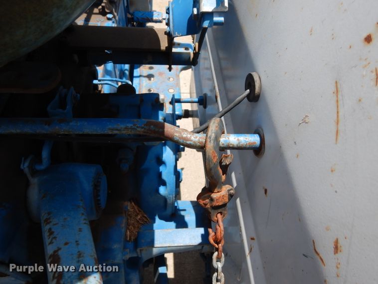 image for item DI5258 Ford F1700  tractor