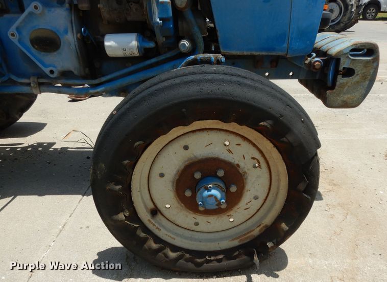 image for item DI5258 Ford F1700  tractor