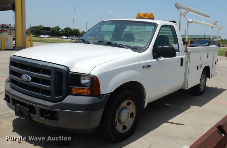 image for item DI5260 2007 Ford F250 Super Duty  utility bed pickup truck