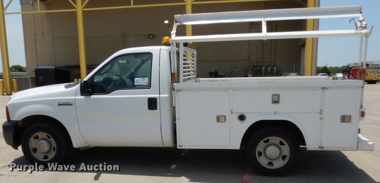 image for item DI5260 2007 Ford F250 Super Duty  utility bed pickup truck