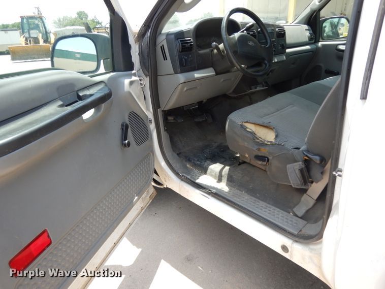 image for item DI5260 2007 Ford F250 Super Duty  utility bed pickup truck