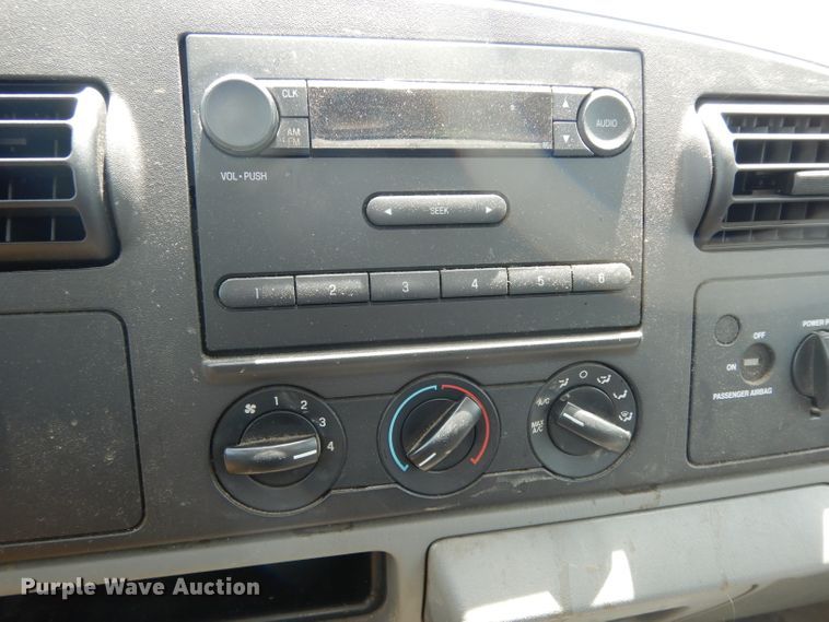 image for item DI5260 2007 Ford F250 Super Duty  utility bed pickup truck