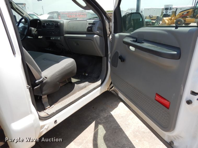 image for item DI5260 2007 Ford F250 Super Duty  utility bed pickup truck