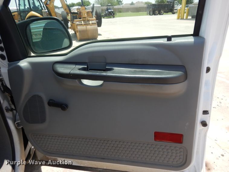 image for item DI5260 2007 Ford F250 Super Duty  utility bed pickup truck