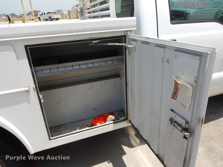 image for item DI5260 2007 Ford F250 Super Duty  utility bed pickup truck