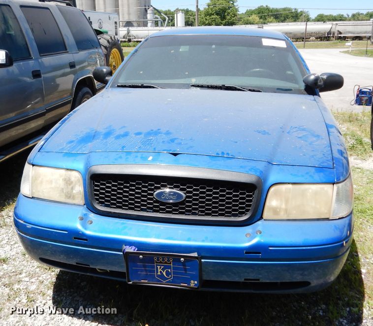 image for item DJ4281 2002 Ford Crown Victoria Police Interceptor