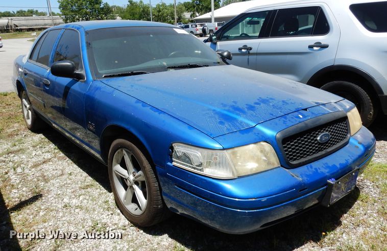 image for item DJ4281 2002 Ford Crown Victoria Police Interceptor