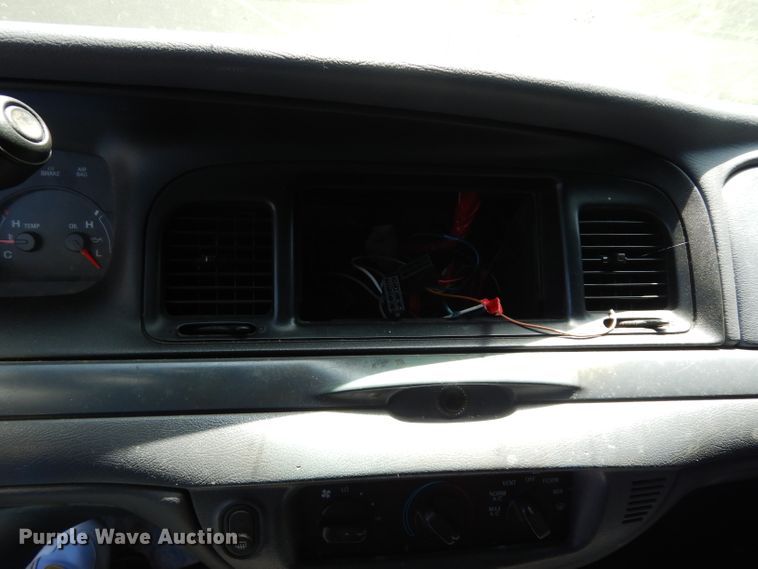 image for item DJ4281 2002 Ford Crown Victoria Police Interceptor