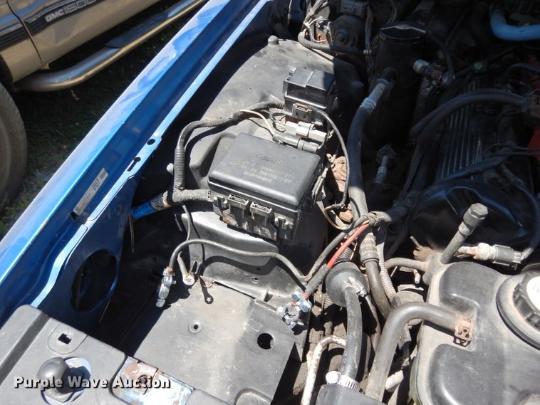 image for item DJ4281 2002 Ford Crown Victoria Police Interceptor