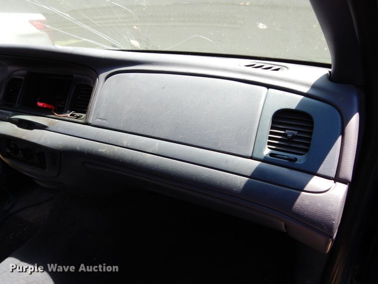 image for item DJ4281 2002 Ford Crown Victoria Police Interceptor