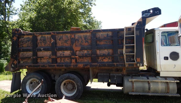 image for item DJ4287 1994 Ford L9000 AeroMax  dump truck