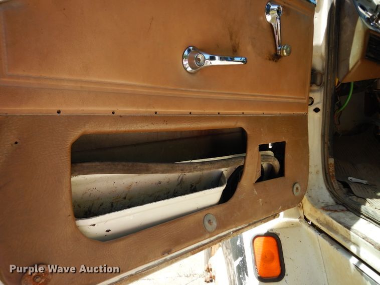 image for item DJ4287 1994 Ford L9000 AeroMax  dump truck