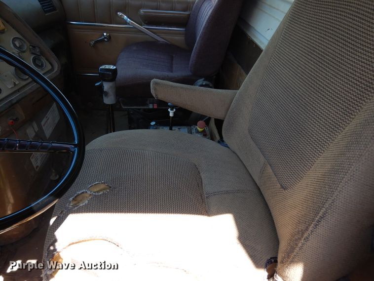 image for item DJ4287 1994 Ford L9000 AeroMax  dump truck