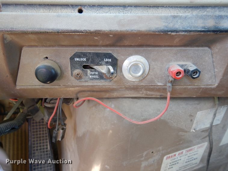 image for item DJ4287 1994 Ford L9000 AeroMax  dump truck