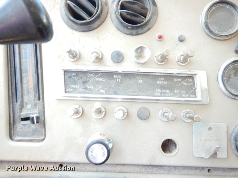 image for item DJ4287 1994 Ford L9000 AeroMax  dump truck