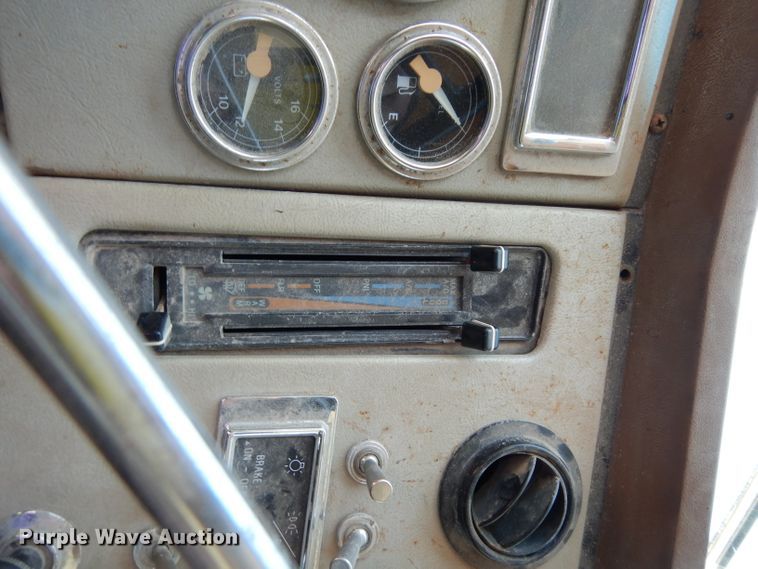 image for item DJ4287 1994 Ford L9000 AeroMax  dump truck