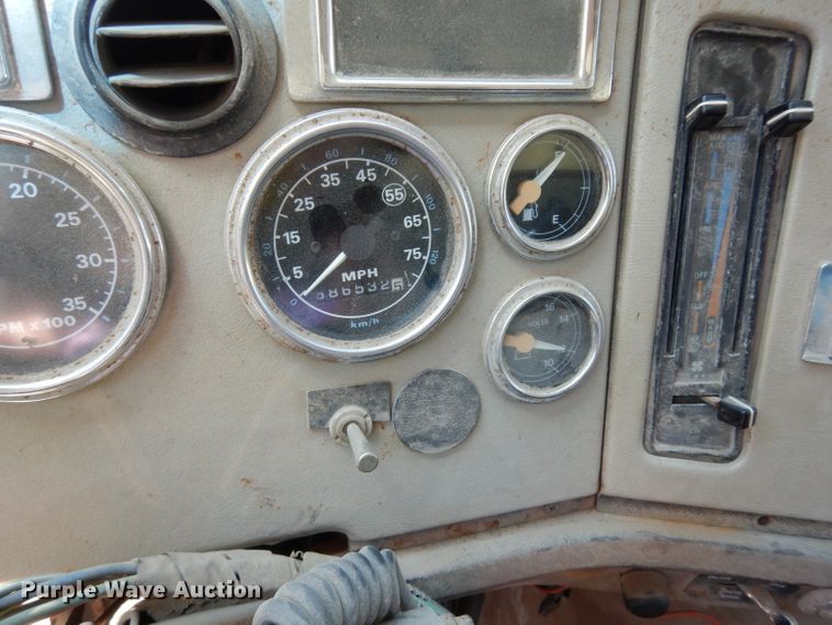 image for item DJ4287 1994 Ford L9000 AeroMax  dump truck