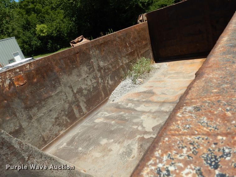 image for item DJ4287 1994 Ford L9000 AeroMax  dump truck