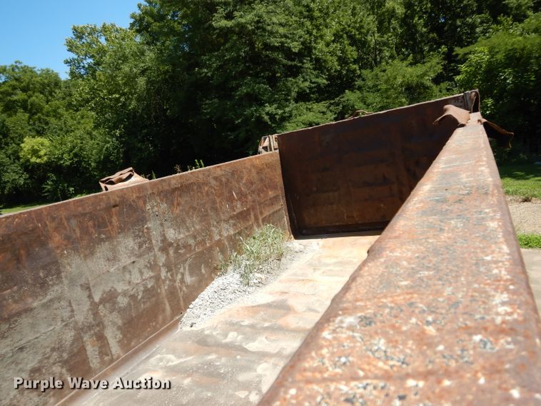 image for item DJ4287 1994 Ford L9000 AeroMax  dump truck